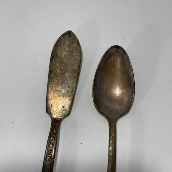 Vintage 1847 Rogers Bros IS Silverplate Flatware Spoon & Butter Spreader - Picture 4 of 8